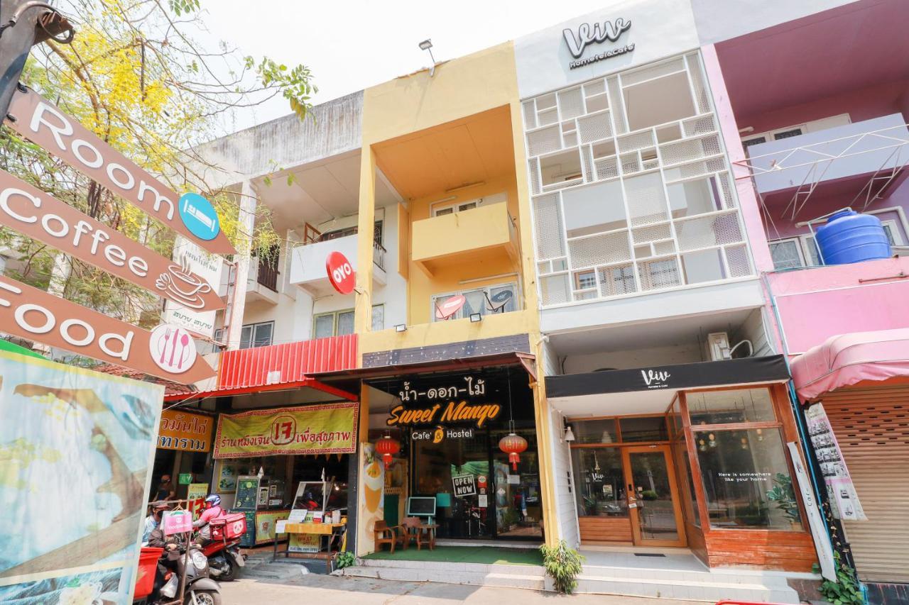 Oyo 743 Sweet Mango Cafe And Hostel Chiang Mai Exterior foto